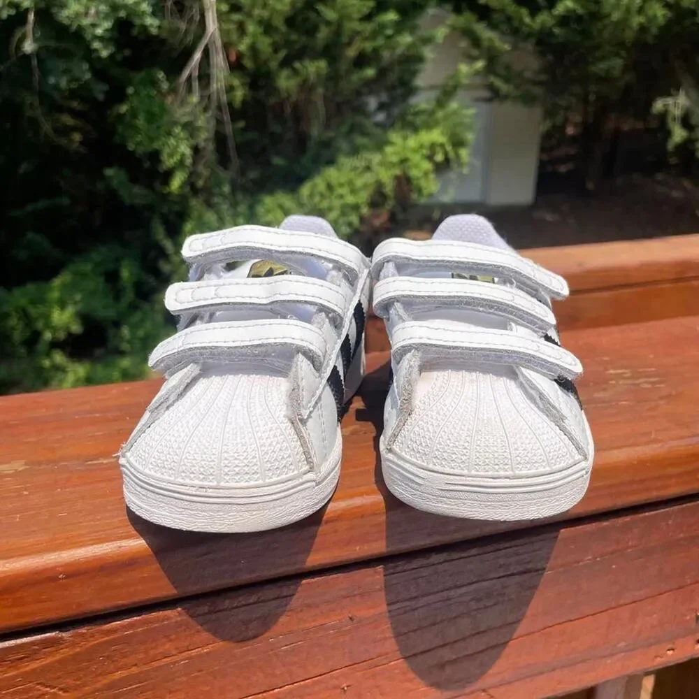 Adidas Originals Superstar Youth 7.5 White and Black Easy On Sneakers